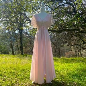 Vintage | Petal Pink Lace Trimmed Peignoir and Gown Set